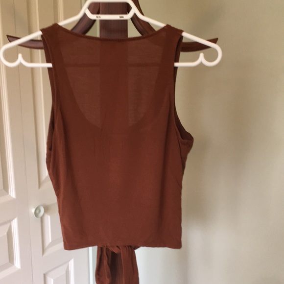 Cropped Brown/orange tank top with knot - Picture 3 of 7